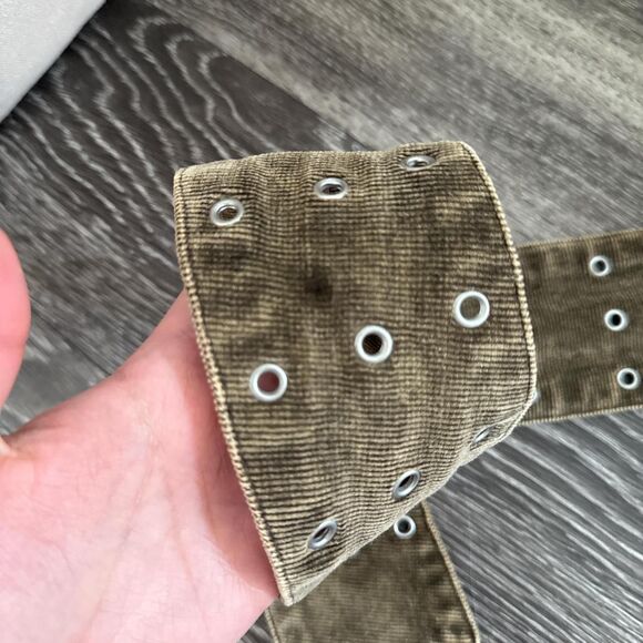 Khaki corduroy grommet belt - Picture 5 of 6